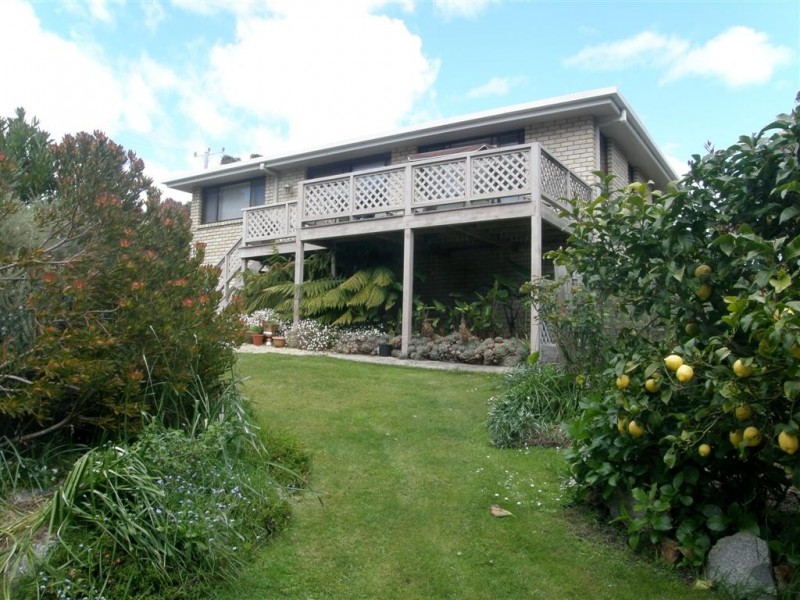 9 Falmouth Street, St Helens TAS 7216