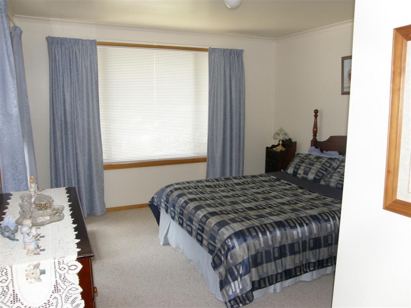 9 Falmouth Street, St Helens TAS 7216