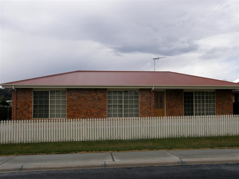 8 Heather Place, St Helens TAS 7216