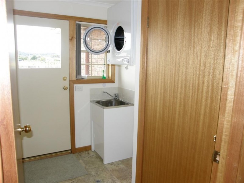 8 Heather Place, St Helens TAS 7216