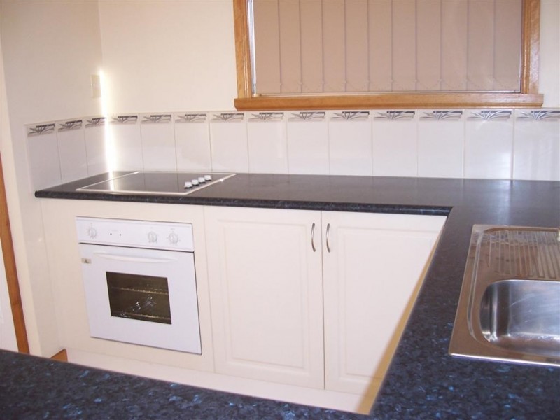 2/13 Cameron, St Helens TAS 7216