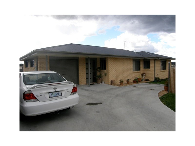 2/16 Heather place, St Helens TAS 7216