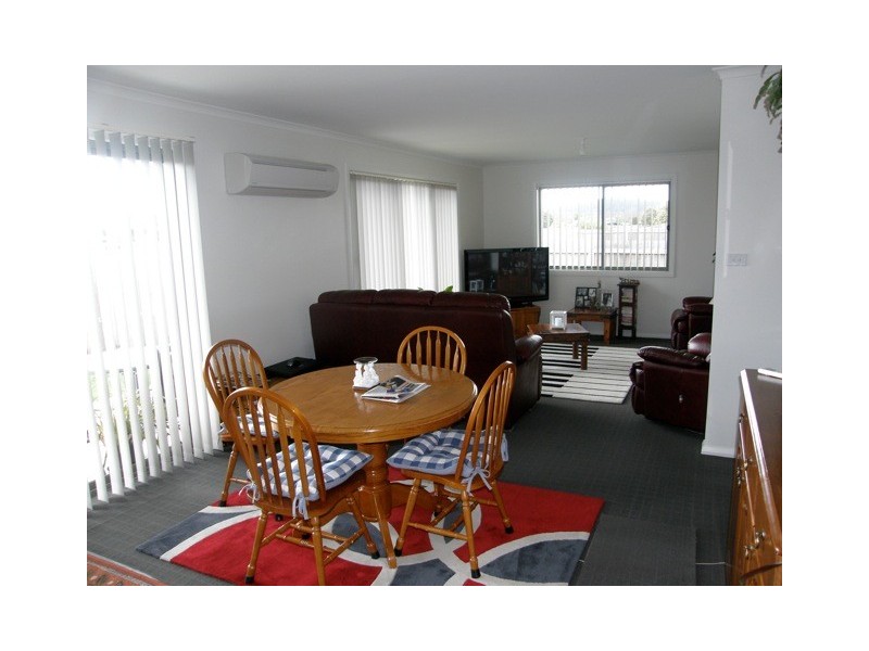 2/16 Heather place, St Helens TAS 7216