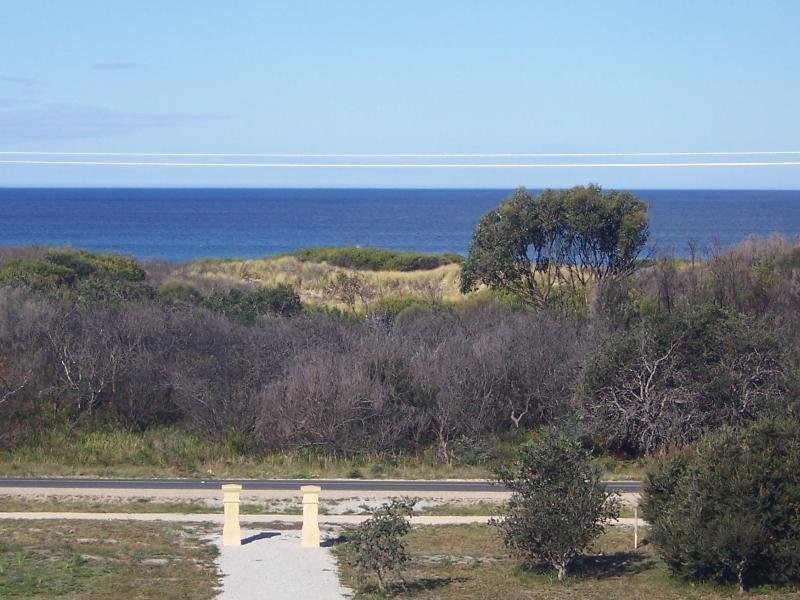 16 Belair Crescent, Beaumaris TAS 7215