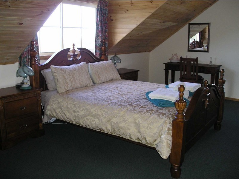 16 Belair Crescent, Beaumaris TAS 7215