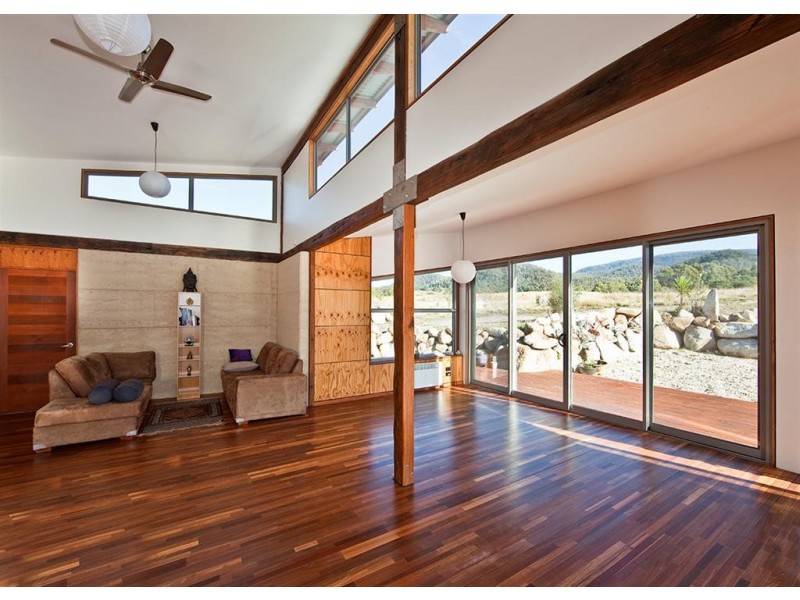 21036 Tasman Highway, Chain Of Lagoons TAS 7215
