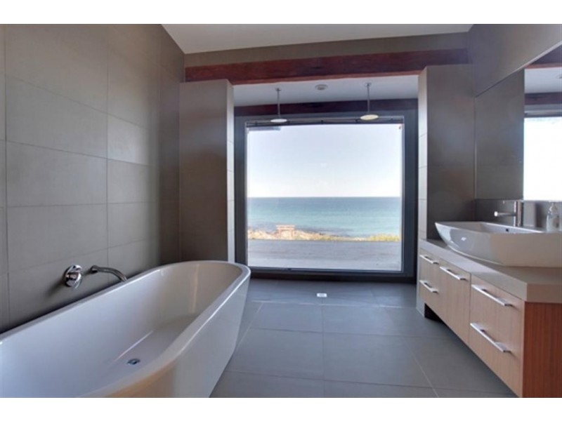 21036 Tasman Highway, Chain Of Lagoons TAS 7215