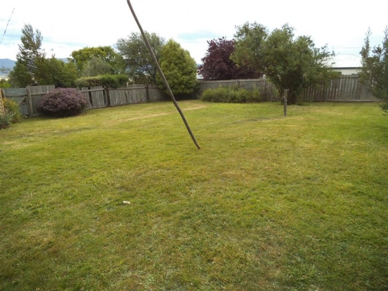 8 Cameron Street, St Marys TAS 7215