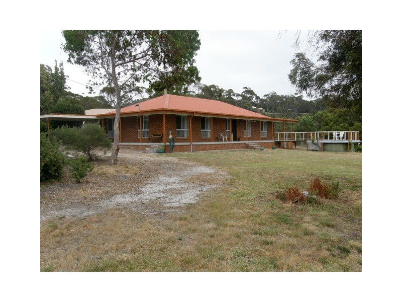 10 Cray Court, Binalong Bay TAS 7216