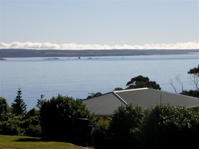 6 Hilltop Drive, Binalong Bay TAS 7216