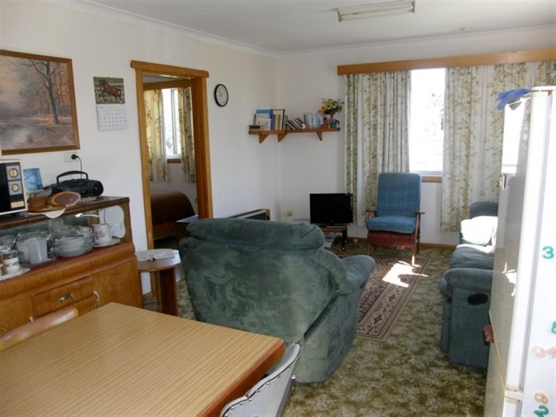 2/2 Doric Grove, St Helens TAS 7216