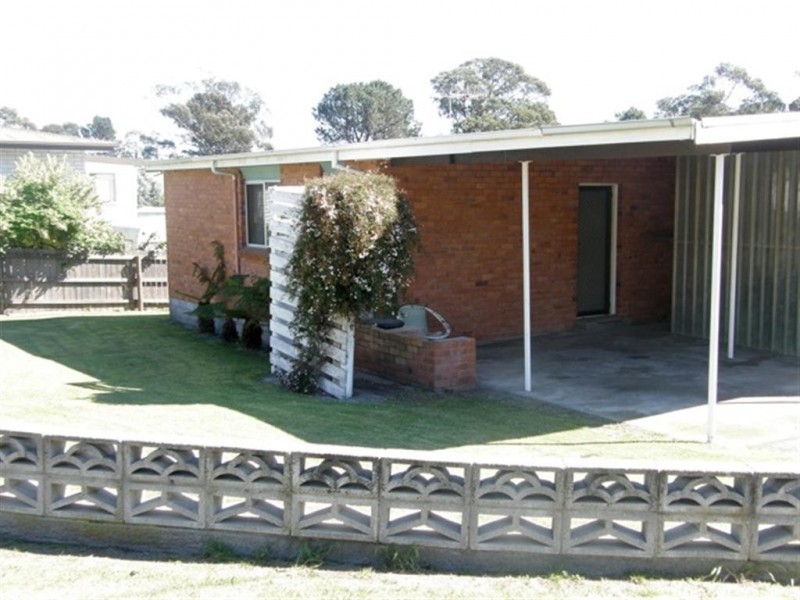 2/2 Doric Grove, St Helens TAS 7216