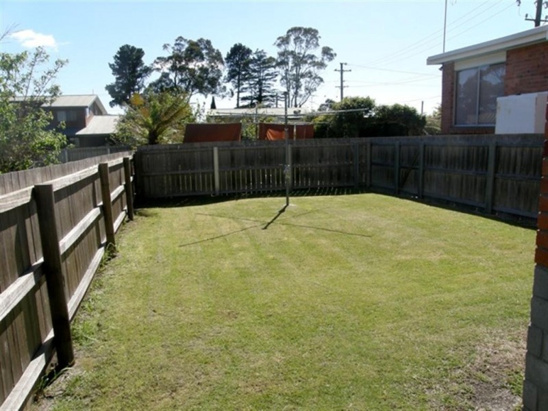 2/2 Doric Grove, St Helens TAS 7216