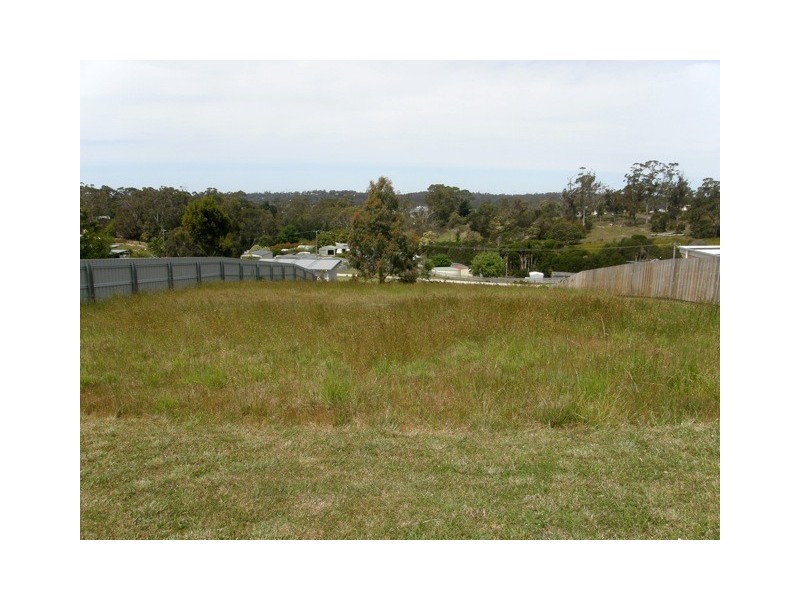 7 Bayvista Rise, St Helens TAS 7216