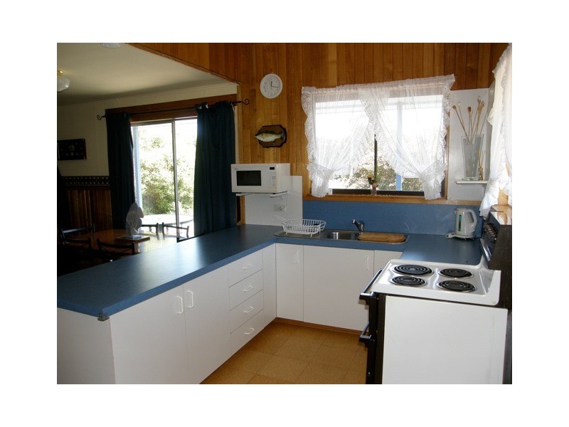 128 Main Street, Binalong Bay TAS 7216