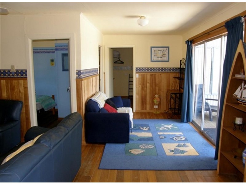 128 Main Road, Binalong Bay TAS 7216