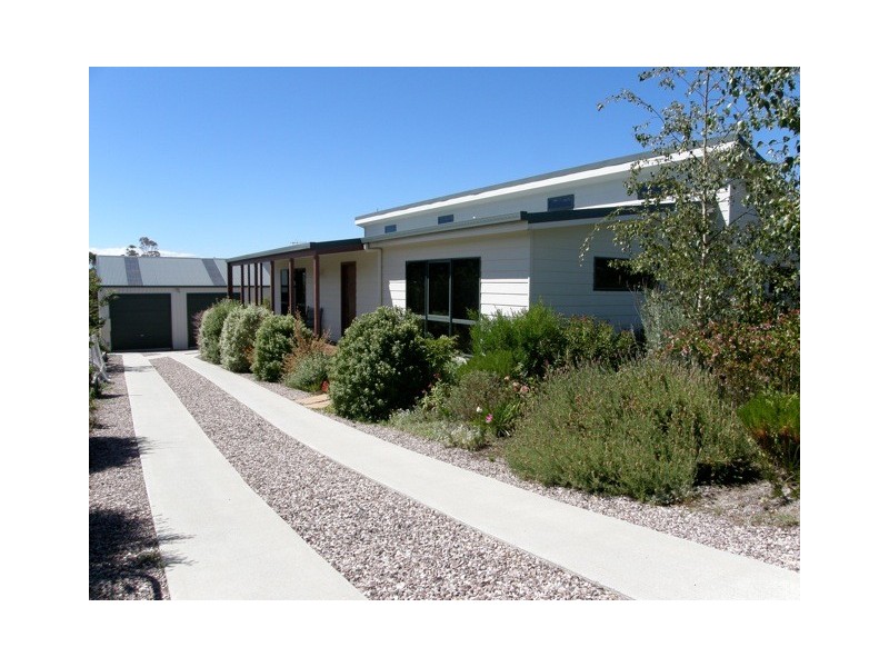 16 Bayvista Rise, St Helens TAS 7216