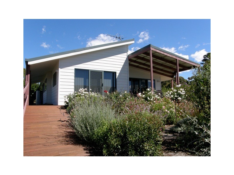 16 Bayvista Rise, St Helens TAS 7216