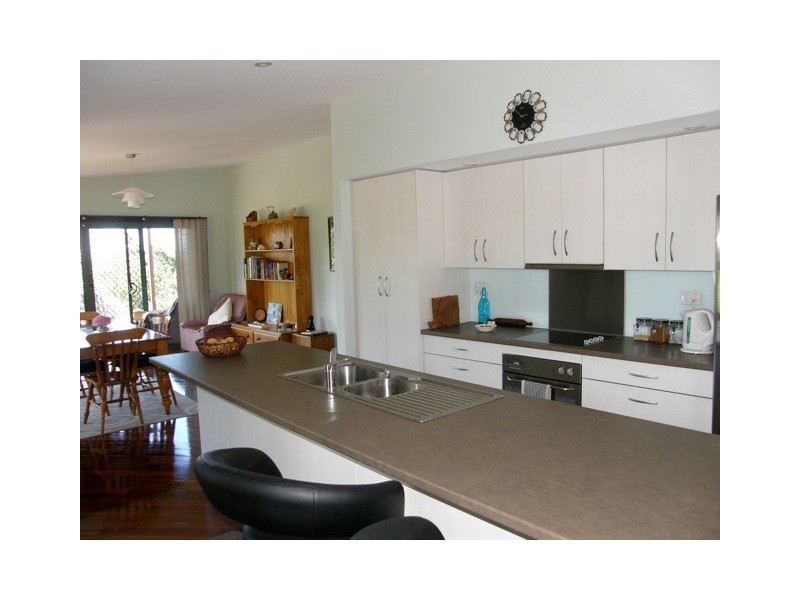 16 Bayvista Rise, St Helens TAS 7216