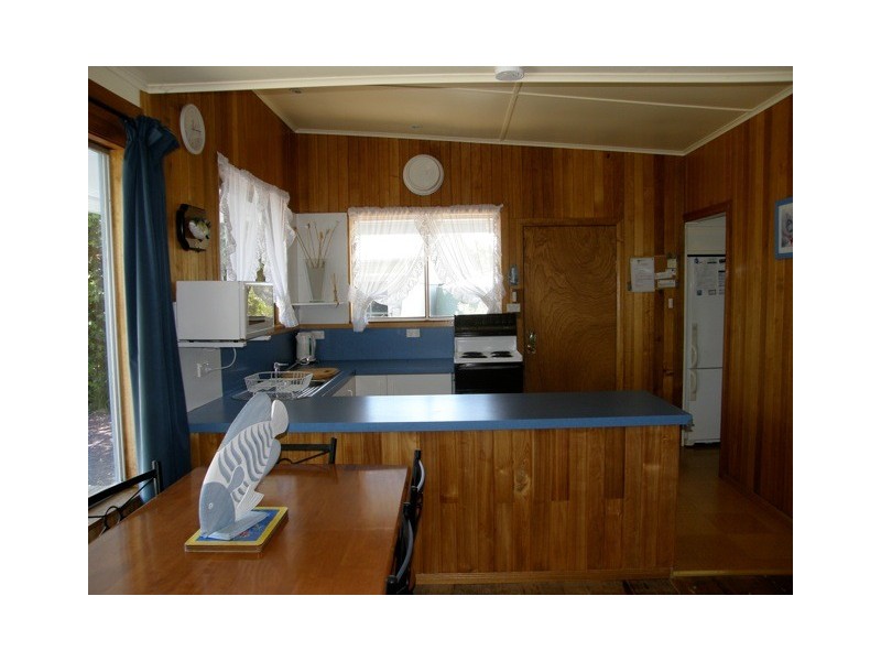 128 Main Road, Binalong Bay TAS 7216