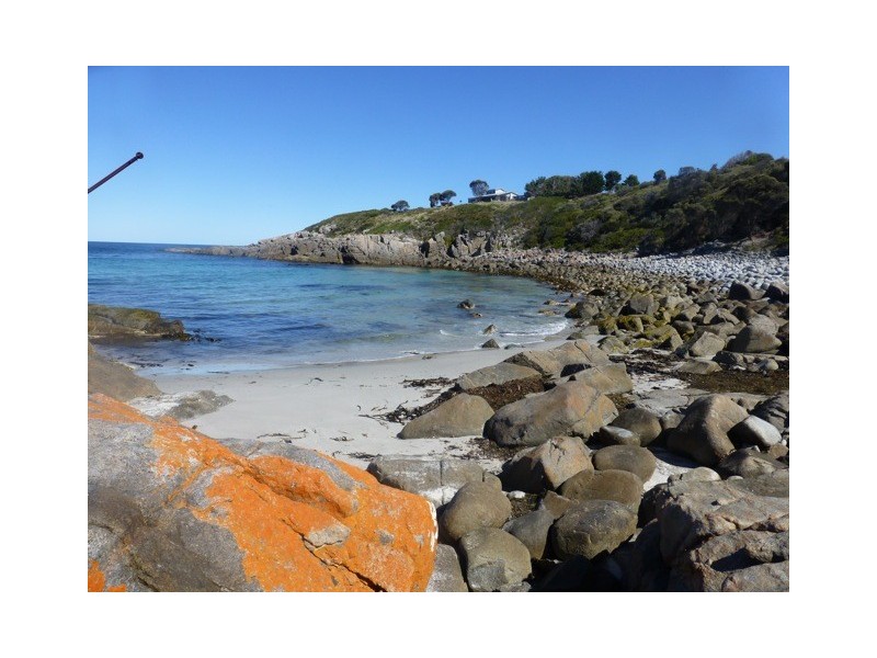 21174 Tasman Highway, Chain Of Lagoons TAS 7215