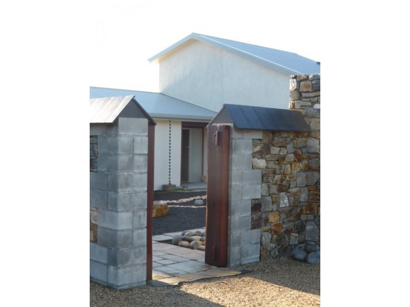21174 Tasman Highway, Chain Of Lagoons TAS 7215