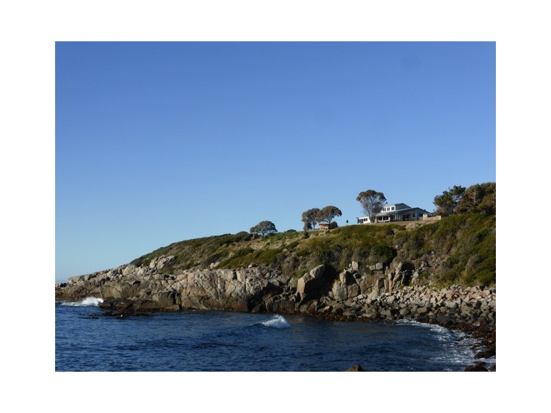 21174 Tasman Highway, Chain Of Lagoons TAS 7215