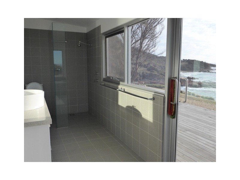 21174 Tasman Highway, Chain Of Lagoons TAS 7215