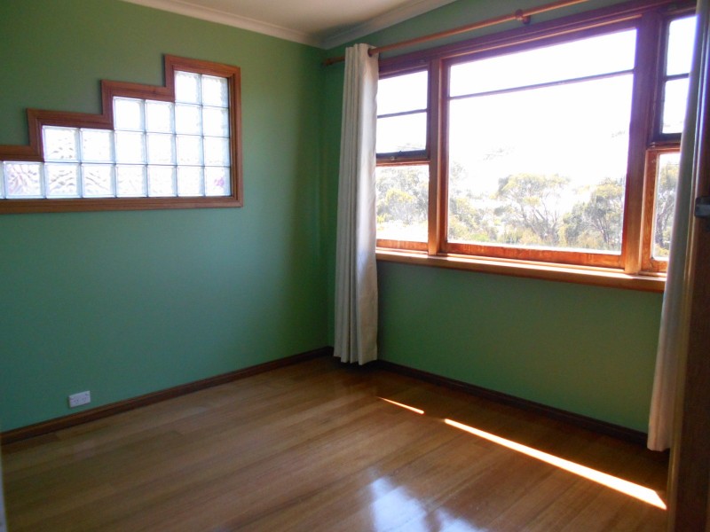 8 High Street, Scamander TAS 7215