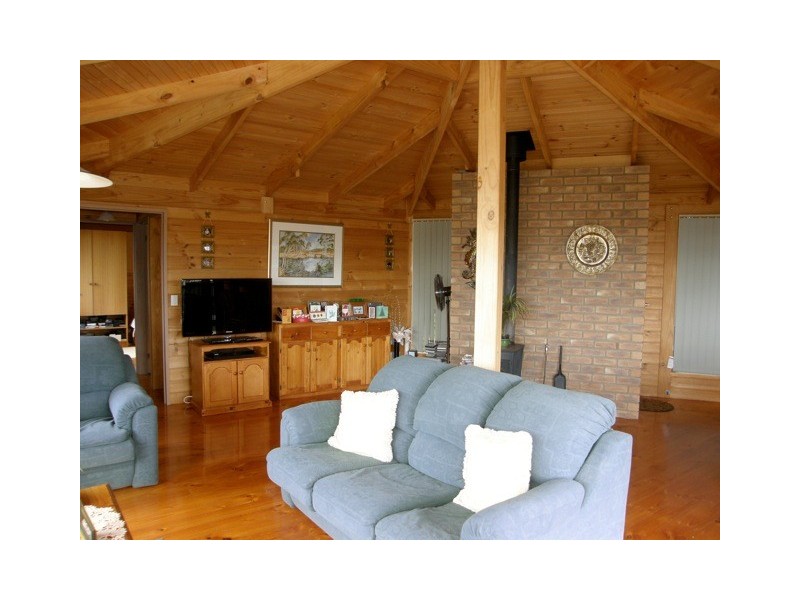 17 Coffey Drive, Binalong Bay TAS 7216