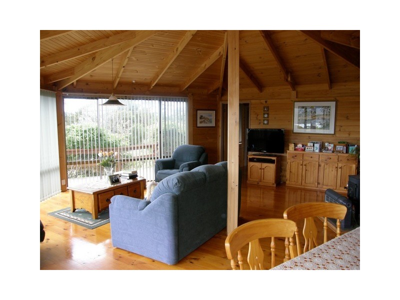 17 Coffey Drive, Binalong Bay TAS 7216