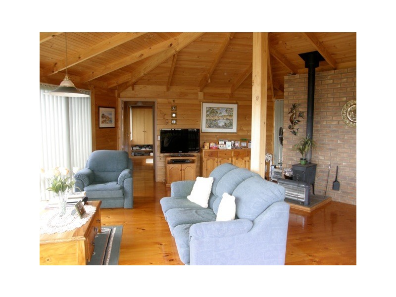 17 Coffey Drive, Binalong Bay TAS 7216