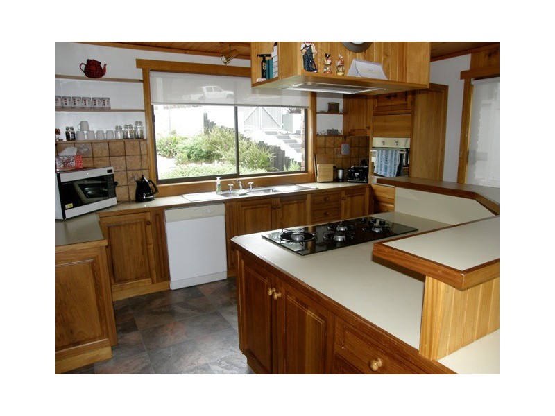 16-18 Seaton Cove Road, Binalong Bay TAS 7216