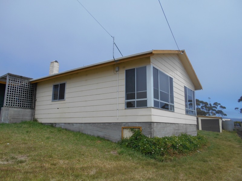 6 Hilltop Drive, Binalong Bay TAS 7216