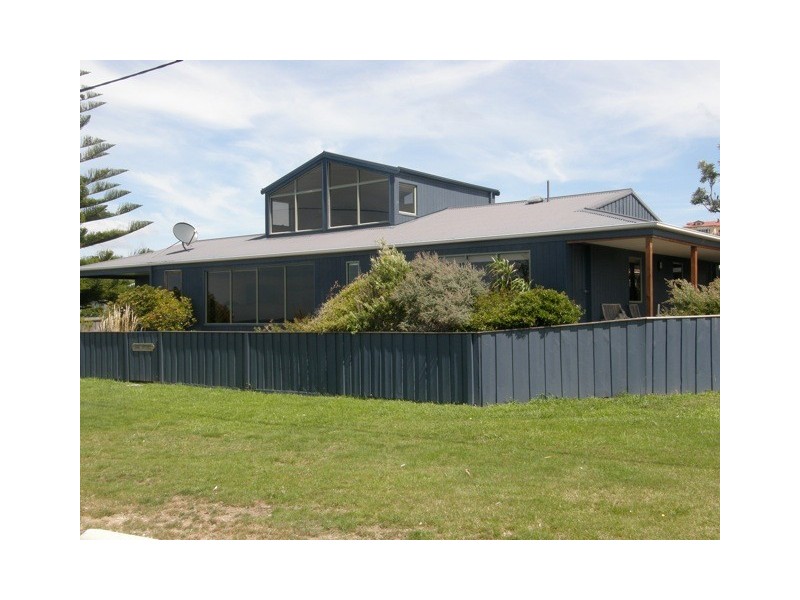 2 Lagoon Esplanade, Scamander TAS 7215