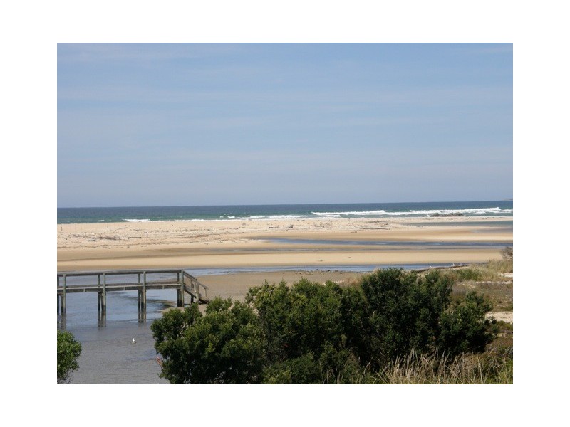 2 Lagoon Esplanade, Scamander TAS 7215