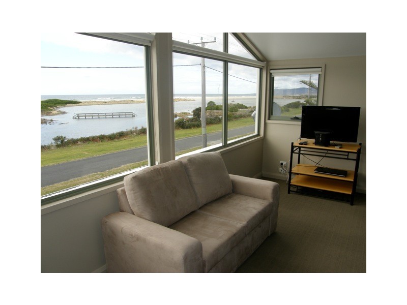 2 Lagoon Esplanade, Scamander TAS 7215