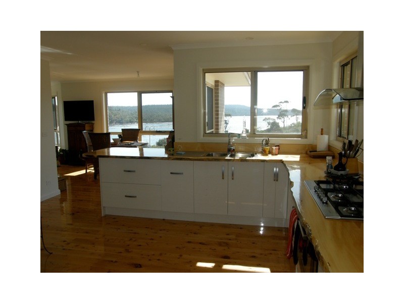 27 Kiama  Parade, Akaroa TAS 7216