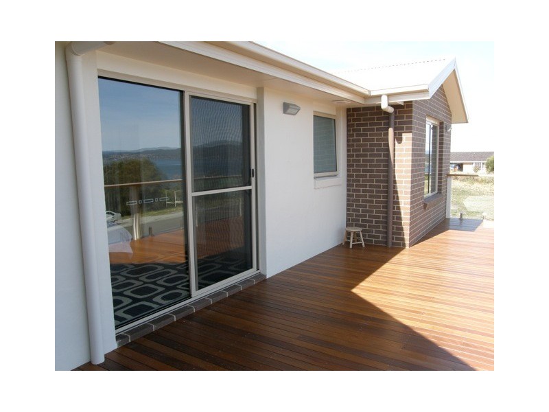 27 Kiama  Parade, Akaroa TAS 7216