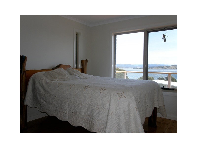 27 Kiama  Parade, Akaroa TAS 7216