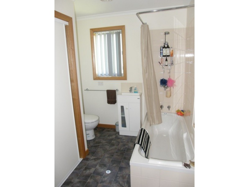 2/7 Heather Place, St Helens TAS 7216