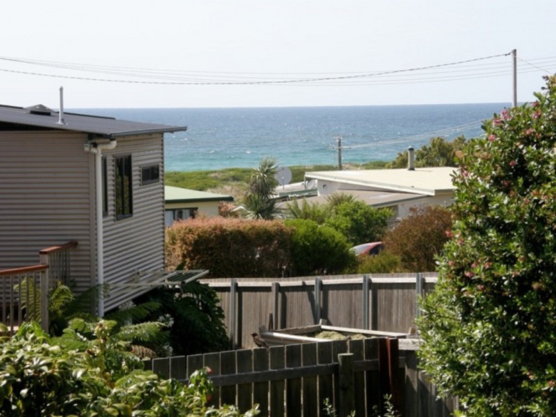 18 Sunbeam Crescent, Beaumaris TAS 7215
