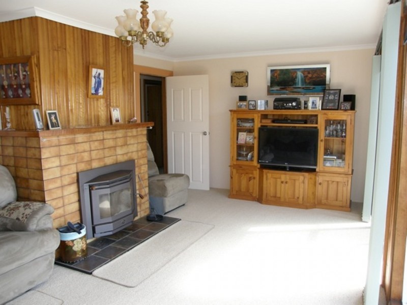 18 Sunbeam Crescent, Beaumaris TAS 7215