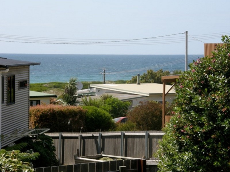 18 Sunbeam Crescent, Beaumaris TAS 7215