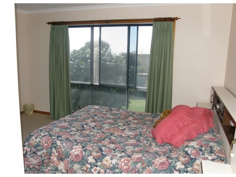 18 Sunbeam Crescent, Beaumaris TAS 7215
