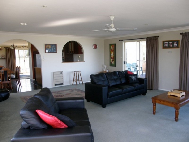 8 Kiama Parade, Akaroa TAS 7216