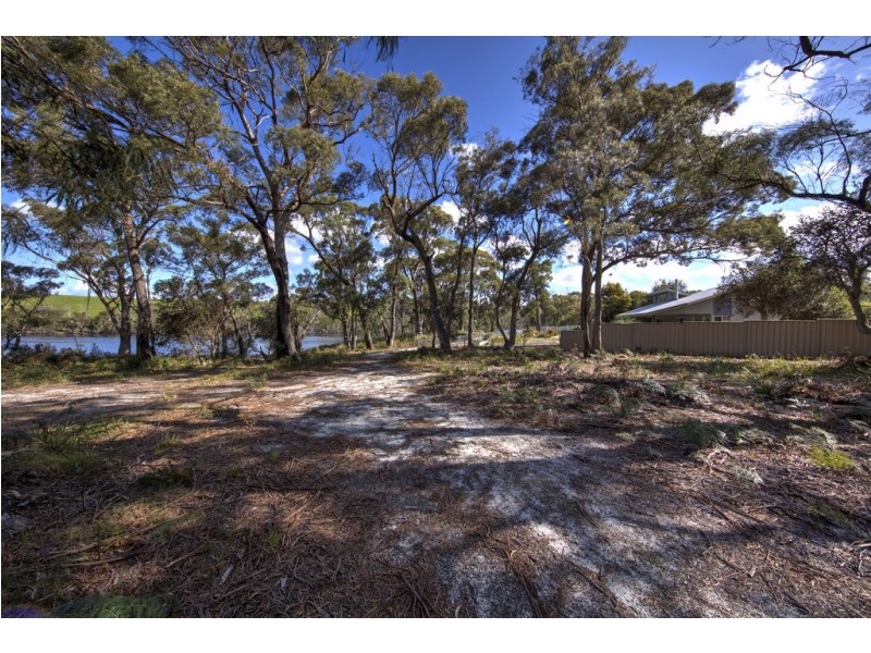 33 Melaleuca Street, Ansons Bay TAS 7216