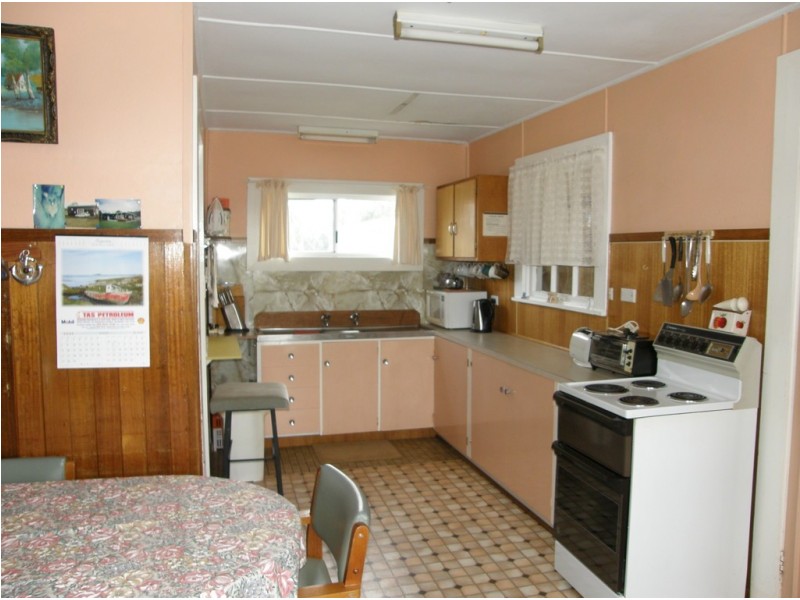 8 Barrack Street, Akaroa TAS 7216