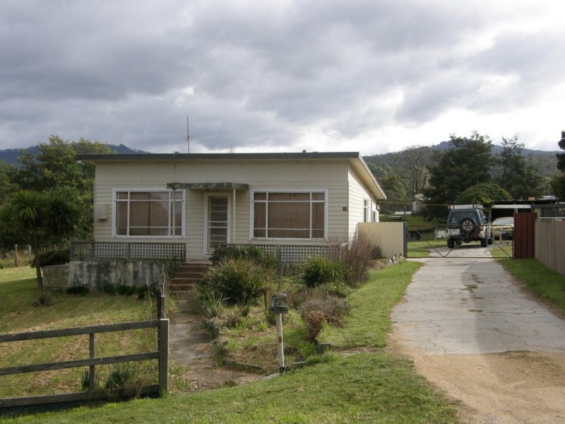 10 Newman Street, St Marys TAS 7215