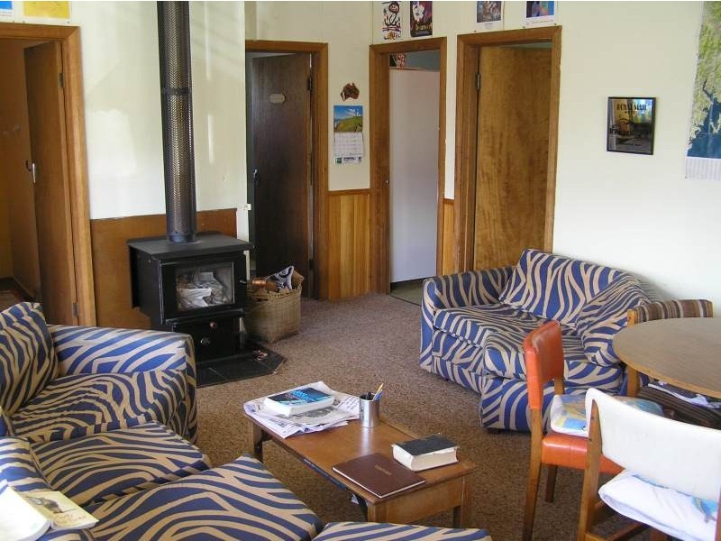 6 Sloping Main Drive, Sloping Main TAS 7186